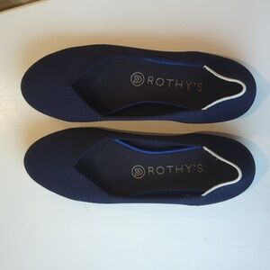 Barely Worn Navy Rounded Ballet Flat Rothy's